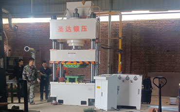 不銹鋼水箱加工設(shè)備有哪些？